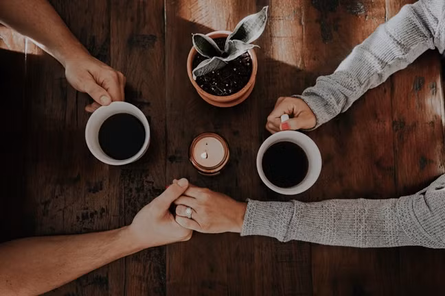 Cô ấy hiểu rằng nền tảng cho một mối quan hệ lâu dài chính là sự tôn trọng lẫn nhau.
