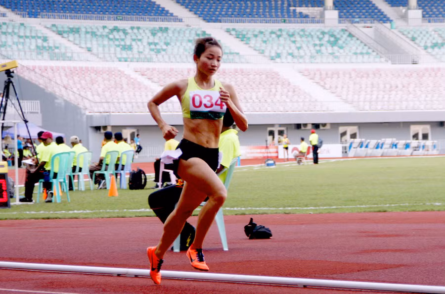 Nguyễn Thị Oanh - huy chương vàng 1.500m