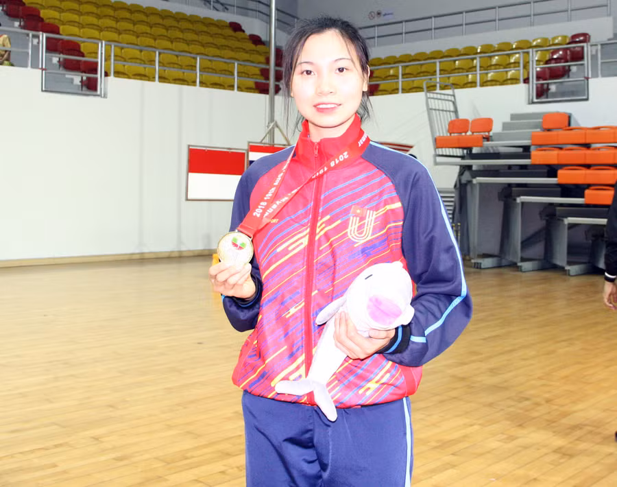 Lê Thị Thu Thảo giành huy chương vàng ở nội dung kumite cá nhân.