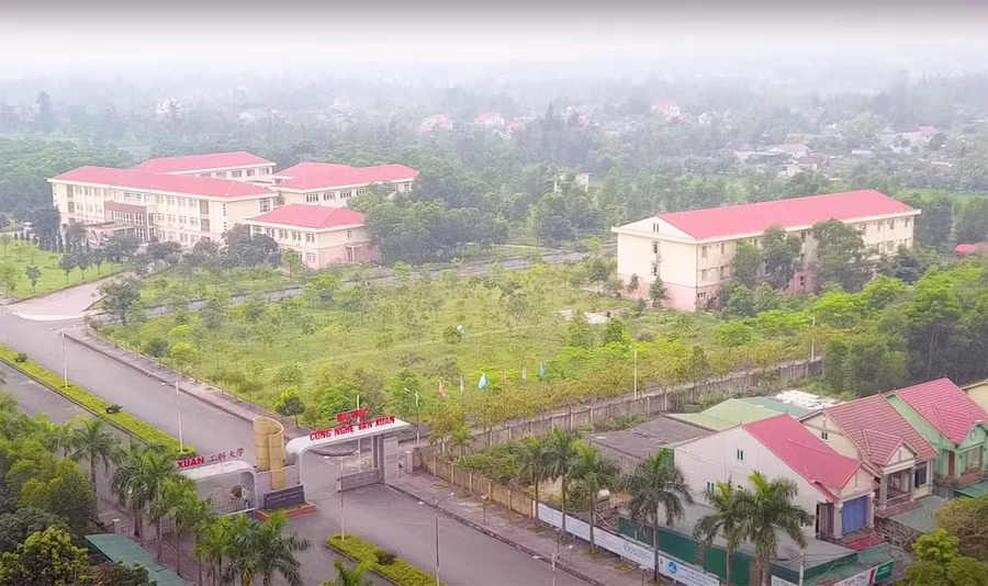 Nhiều hạng mục dự án Trường Đại học Công nghệ Vạn Xuân chưa được xây dựng.