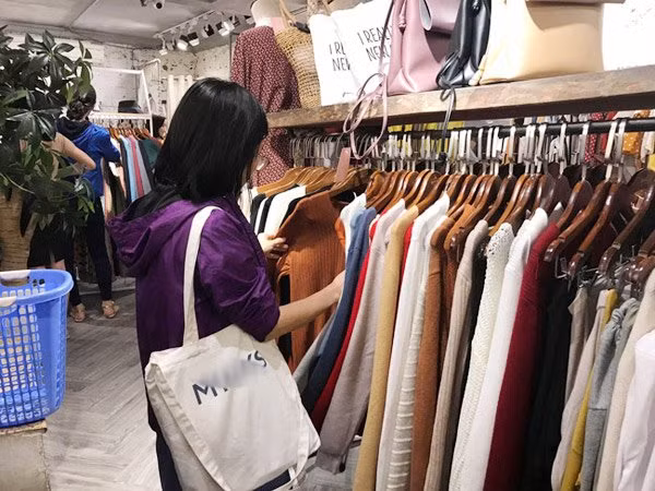 Chị em cần nằm lòng 7 tuyệt chiêu để không bị “cháy túi” khi mua sắm ngày Tết ảnh 1 mua sam ngay tet, chi em can nam long 7 tuyet chieu nay de khong bi “chay tui” - 3