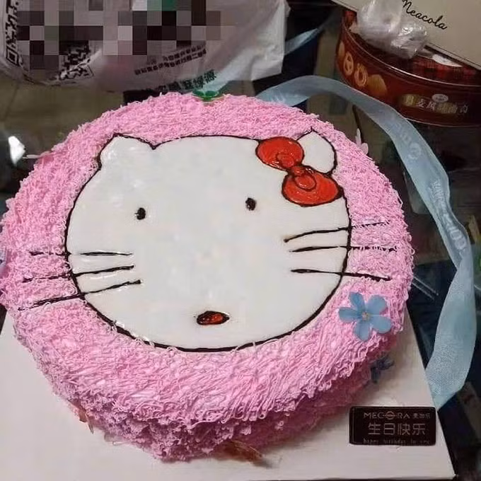 Khác mỗi hình dáng và màu sắc...