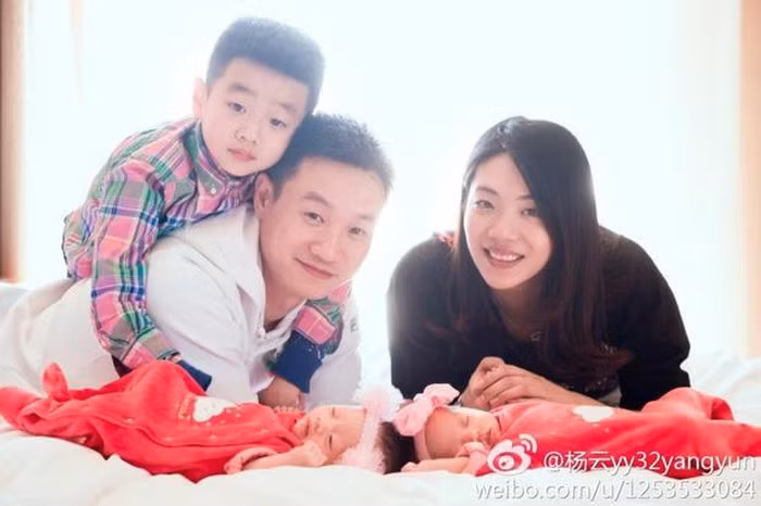 Bộ váy cưới bằng vàng đắt nhất làng giải trí Hoa ngữ ảnh 1 Bộ váy cưới bằng vàng đắt nhất làng giải trí Hoa ngữ ảnh 1