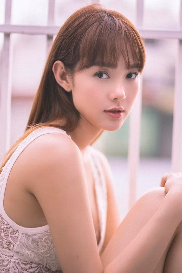 Bất ngờ phong cách "hồi teen" ở tuổi ngoài 30 của Hồ Ngọc Hà, Minh Hằng ảnh 11