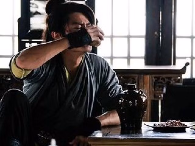 Kiếm hiệp Kim Dung: Nhạc Linh San yêu Lâm Bình Chi hay yêu Lệnh Hồ Xung? ảnh 1 TV Show - Kiếm hiệp Kim Dung: Nhạc Linh San yêu Lâm Bình Chi hay yêu Lệnh Hồ Xung? (Hình 2).