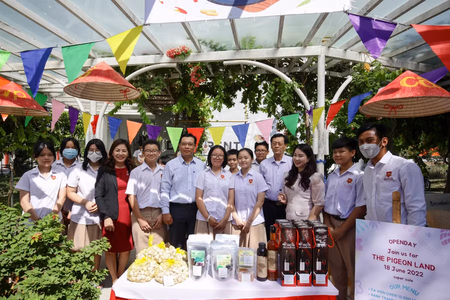 Ngày hội JA mừng lễ cất nóc diễn ra với sự tham dự của 3000 học sinh và phụ huynh trên địa bàn tỉnh Ninh Thuận.