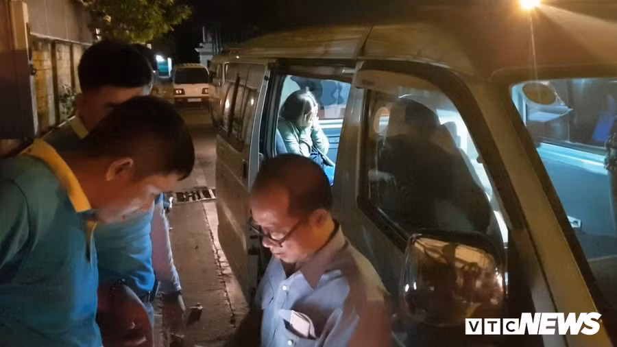 Nguoi nha gao thet goi ten, don huong dan vien tu nan trong vu no bom o Ai Cap tro ve hinh anh 1
