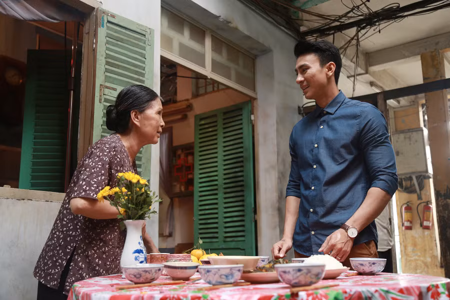 Cảnh trong phim Có căn nhà nằm nghe nắng mưa.