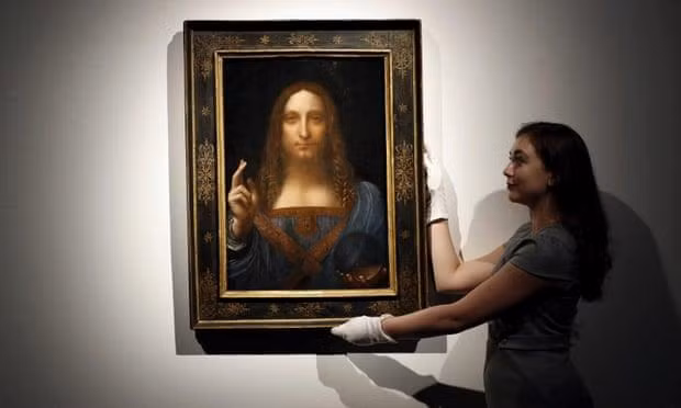 Bức Salvator Mundi được cho là đang nằm trên du thuyền Serene của thái tử Saudi Arabia Mohammed bin Salman. Ảnh: AP. Vi khach bi an va man dau gia kich tich cho buc hoa dat nhat the gioi hinh anh 2
