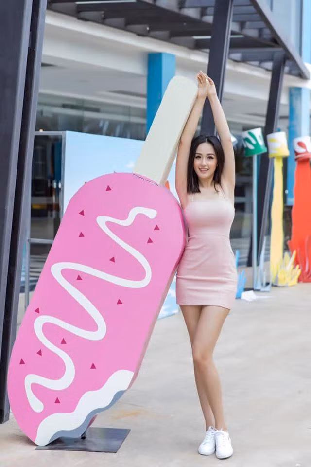 Loat trang phuc goi cam ton hinh the cua Hoa hau Mai Phuong Thuy hinh anh 1 