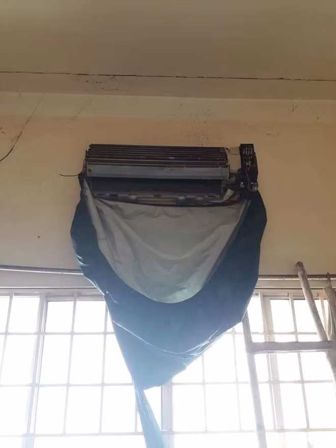 Đi sửa điều hòa, anh thợ giật mình khi mở cửa bước vào phòng trọ - Ảnh 4.