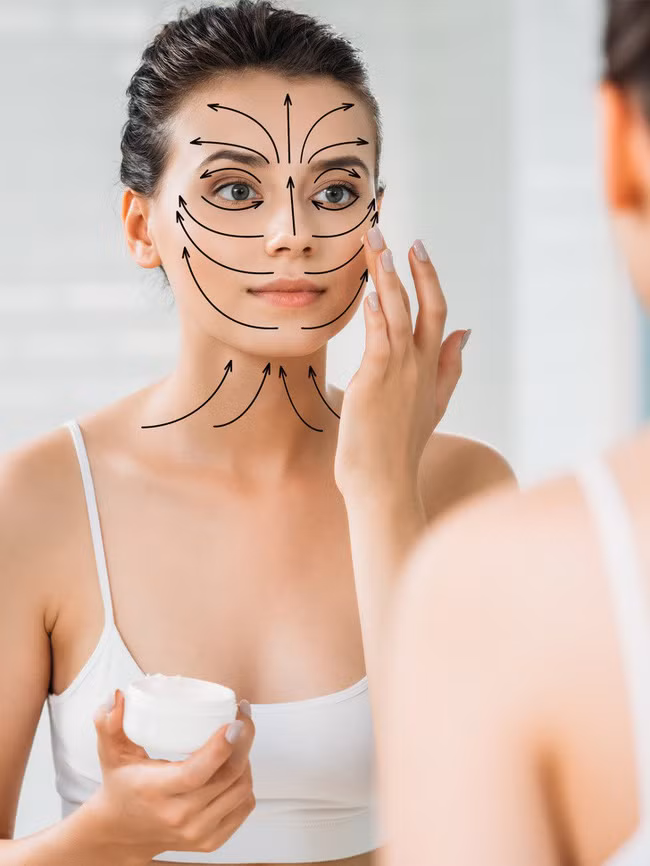 7 mẹo làm đẹp chẳng tốn thời gian nhưng có thể giúp chị em tươi trẻ và rạng rỡ hơn mỗi ngày - Ảnh 1.