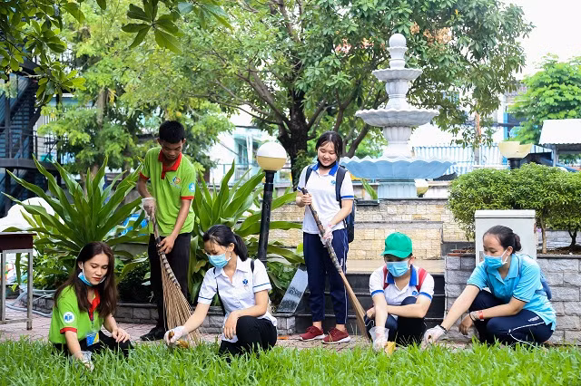 Hành động nhỏ, ý nghĩa lớn, lan tỏa phong trào bảo vệ môi trường sống là thông điệp mà sinh viên HUFI đang cố gắng truyền đến cộng đồng