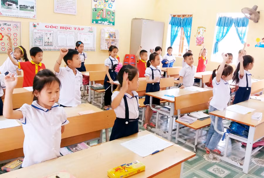 Học sinh tiểu học hào hứng với Tiếng Việt 1 Học sinh tiểu học hào hứng với Tiếng Việt 1