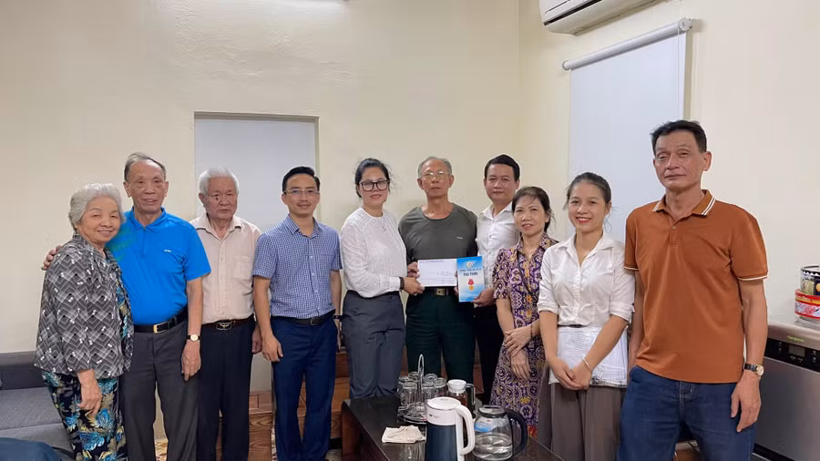 Đoàn đã tới thăm, tặng quà tri ân các gia đình thương bệnh binh nặng trên địa bàn phường Thịnh Quang dịp 27/7/2023.