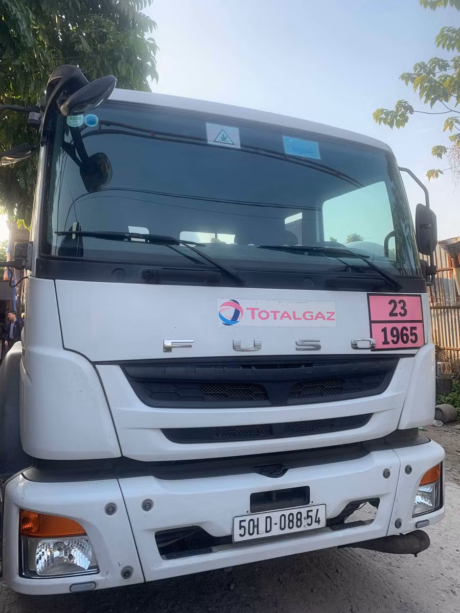 Chiếc xe chở gas bị cơ quan chức năng tạm giữ.