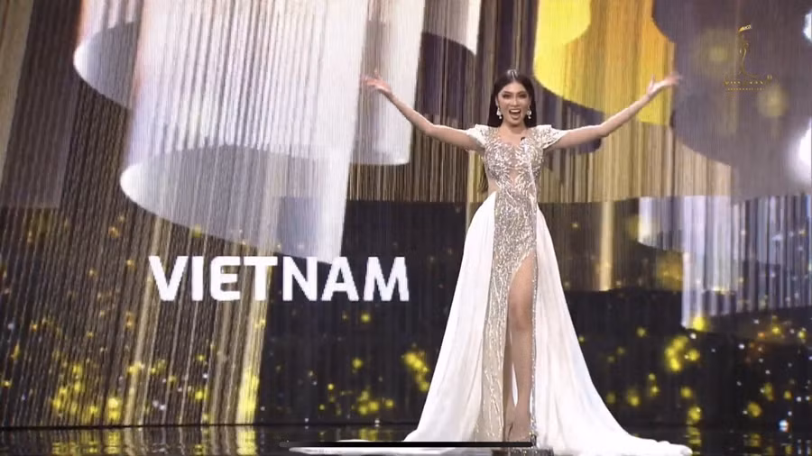 Trình diễn xuất sắc trang phục dạ hội, Ngọc Thảo tự tin hô vang "Việt Nam" tại Bán kết MGI 2020 ảnh 1