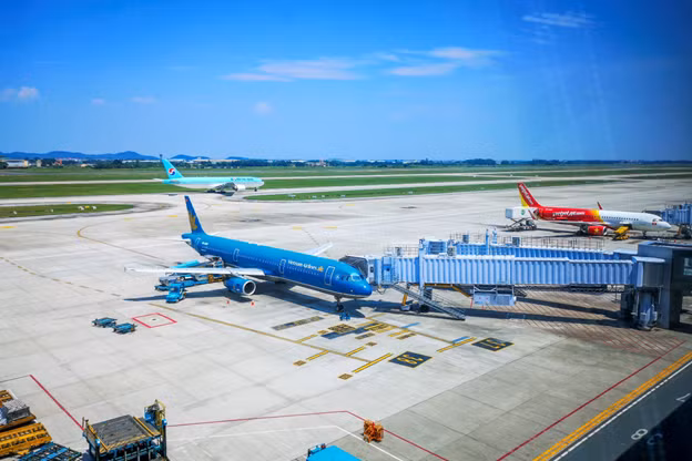 “Giải cứu” vé máy bay giá rẻ