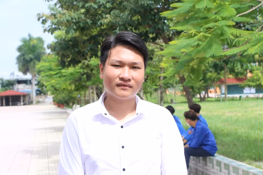 Nguyễn Văn Huy, thí sinh đến từ Trung tâm GDNN-GDTX huyện Mỹ Lộc đánh giá đề thi vừa sức. Nguyễn Văn Huy, thí sinh đến từ Trung tâm GDNN-GDTX huyện Mỹ Lộc đánh giá đề thi vừa sức.