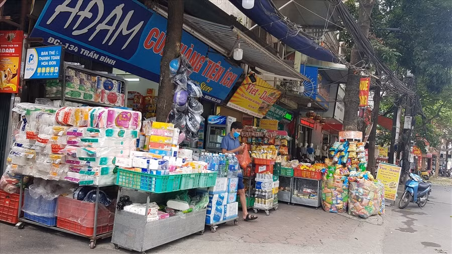Quầy rau xanh tại VinMart Thăng Long ngày 19/7