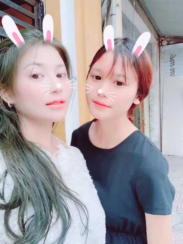Mới ngày nào còn bé tí, con gái Hiệp Gà giờ đã ra dáng thiếu nữ với nụ cười duyên ơi là duyên