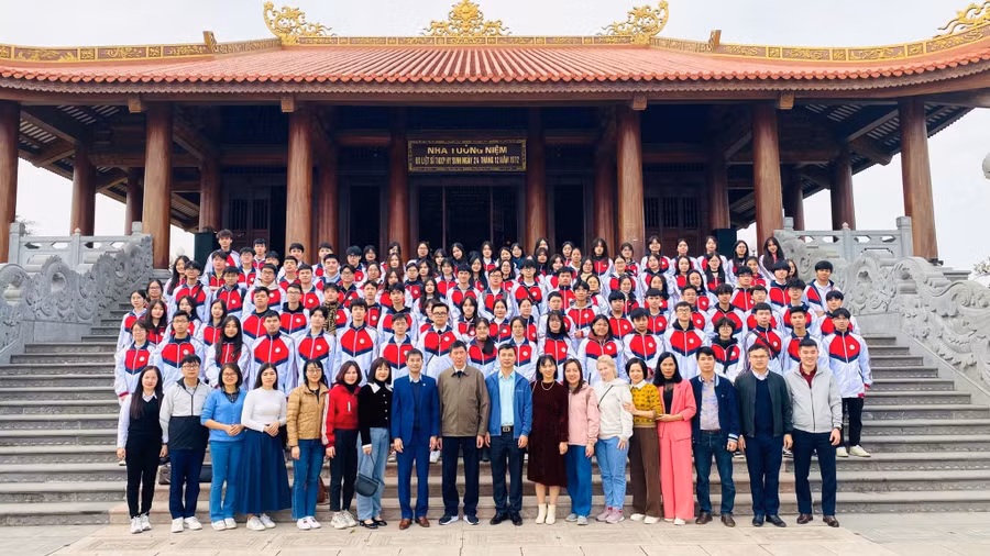 Đội tuyển thi học sinh giỏi quốc gia năm học 2023 - 2024 trường THPT Chuyên Thái Nguyên. Đội tuyển thi học sinh giỏi quốc gia năm học 2023 - 2024 trường THPT Chuyên Thái Nguyên.