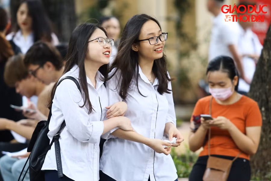 Cười như mùa thu tỏa nắng ...