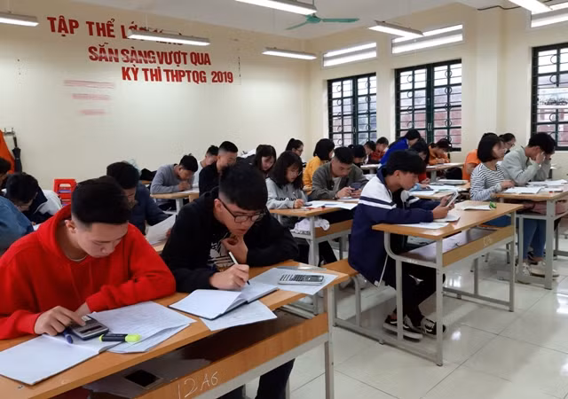 Học sinh Sa Pa chuẩn bị kỳ thi tốt nghiệp THPT 2019.