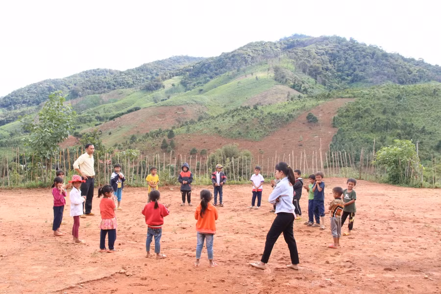 HS ở điểm trường Tiểu học thôn Đăk Ka.