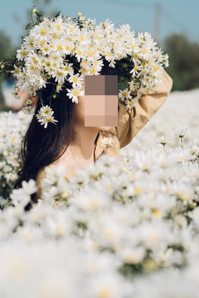 Hot girl bị tố yêu và hứa cưới 2 người hàng xóm cùng lúc, tin nhắn liên tục tung lên mạng - Ảnh 1.