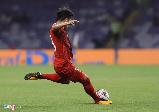 Khoảnh khắc khó quên của Quang Hải ở VCK Asian Cup 2019. Ảnh: Minh Chiến.