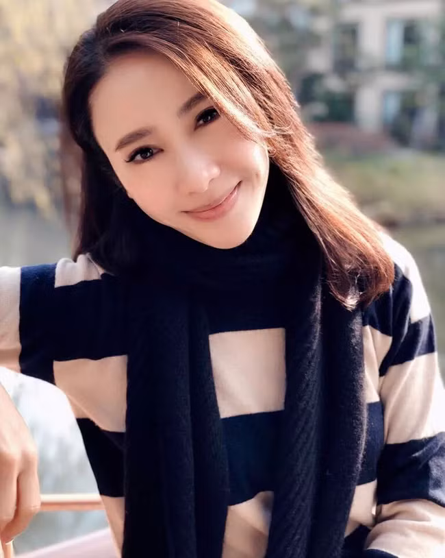 3 ngọc nữ TVB tuổi Hợi: Bước chân vào làng giải trí với con đường đầy hoa và cuộc sống viên mãn ở tuổi U50 - Ảnh 1.
