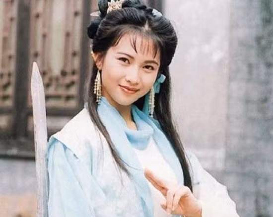 Á hậu đẹp nhất Hong Kong: Bị mẹ ruột ép bán thân, lấy chồng thấp kém vẫn hạnh phúc viên mãn-7