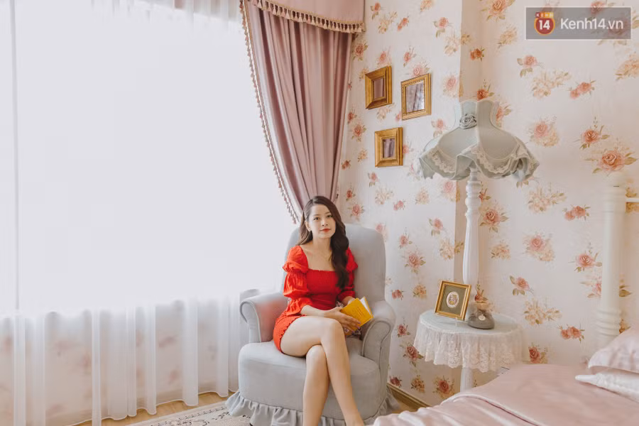 Hé lộ bên trong căn hộ mới tậu thiết kế cực đẹp của Chipu ảnh 4 Chi Pu lan dau he lo ben trong can ho moi tau dam chat phuong Tay, thiet ke cuc dep hinh anh 4