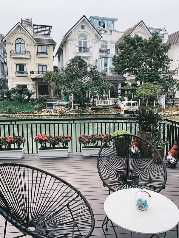 Không gian đón Tết đầy sang trọng, xa hoa của hai mỹ nhân Vbiz trong năm đầu về nhà chồng - Ảnh 5.