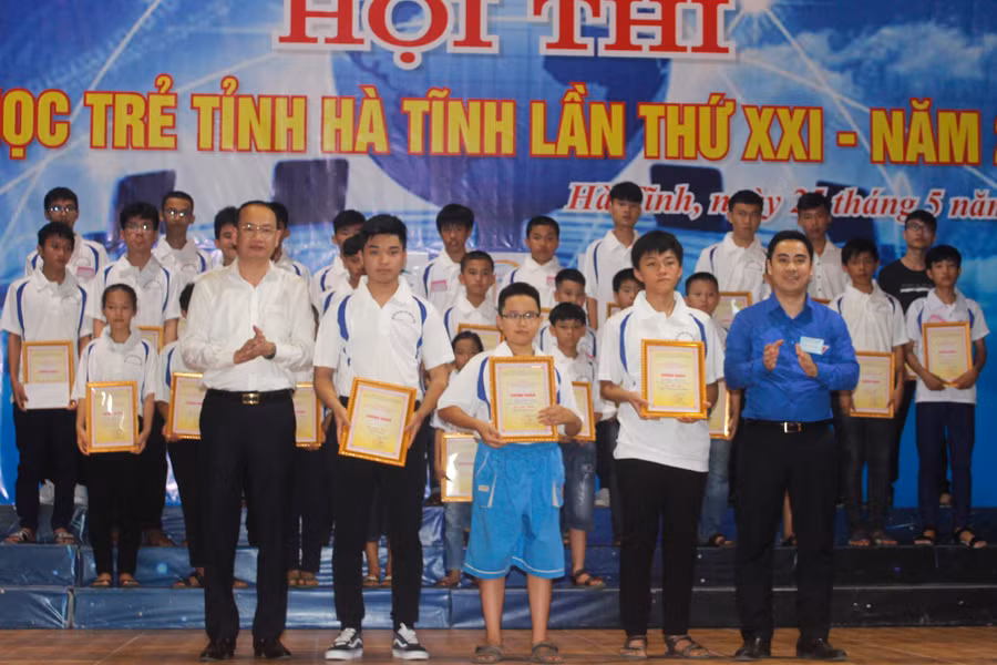 Tổng kết và trao giải Hội thi Tin học trẻ tỉnh Hà Tĩnh lần thứ XXI năm 2018 
