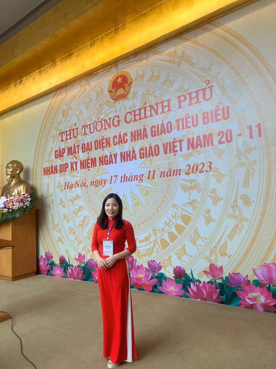 Được góp mặt cùng các nhà giáo tiêu biểu yết kiến Thủ tướng Chính phủ là niềm vinh dự lớn đối với cô Khuất Thị Hòa. Được góp mặt cùng các nhà giáo tiêu biểu yết kiến Thủ tướng Chính phủ là niềm vinh dự lớn đối với cô Khuất Thị Hòa.