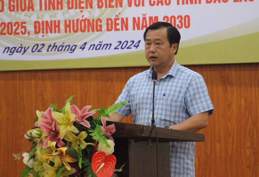 Ông Vừ A Bằng phát biểu chỉ đạo tại Lễ khai giảng. Ông Vừ A Bằng phát biểu chỉ đạo tại Lễ khai giảng.