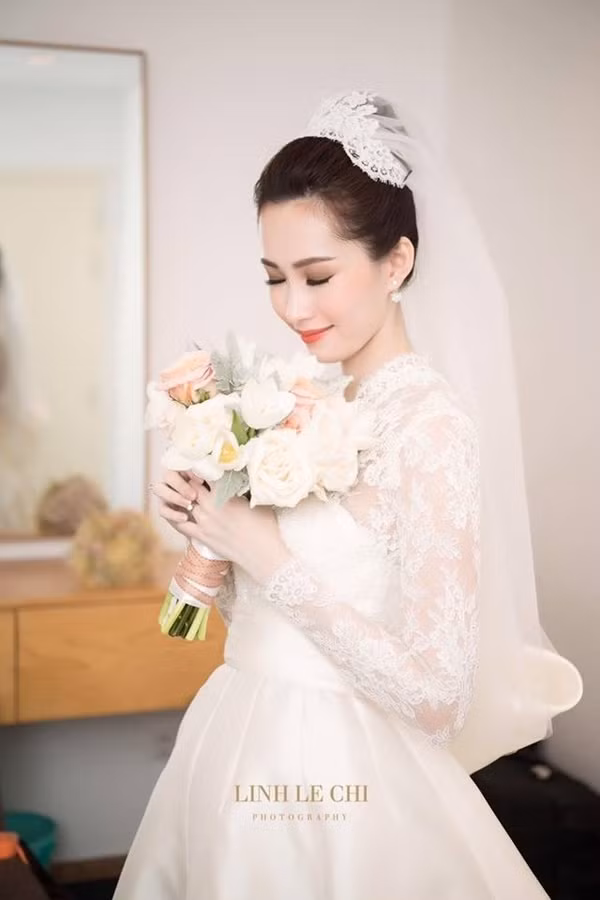 Những chiếc váy cưới "vạn người mê" của mỹ nhân Việt ảnh 6 Ghen tị với những thiết kế váy cưới lộng lẫy như cổ tích của loạt sao việt