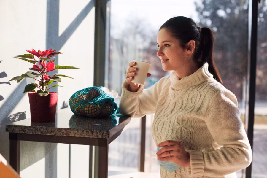 Khi bạn đã hoàn thành mọi nhiệm vụ của mình, hãy tự khen mình hoặc chiêu đãi bản thân một tách cà phê ngon. (Ảnh: ITN).