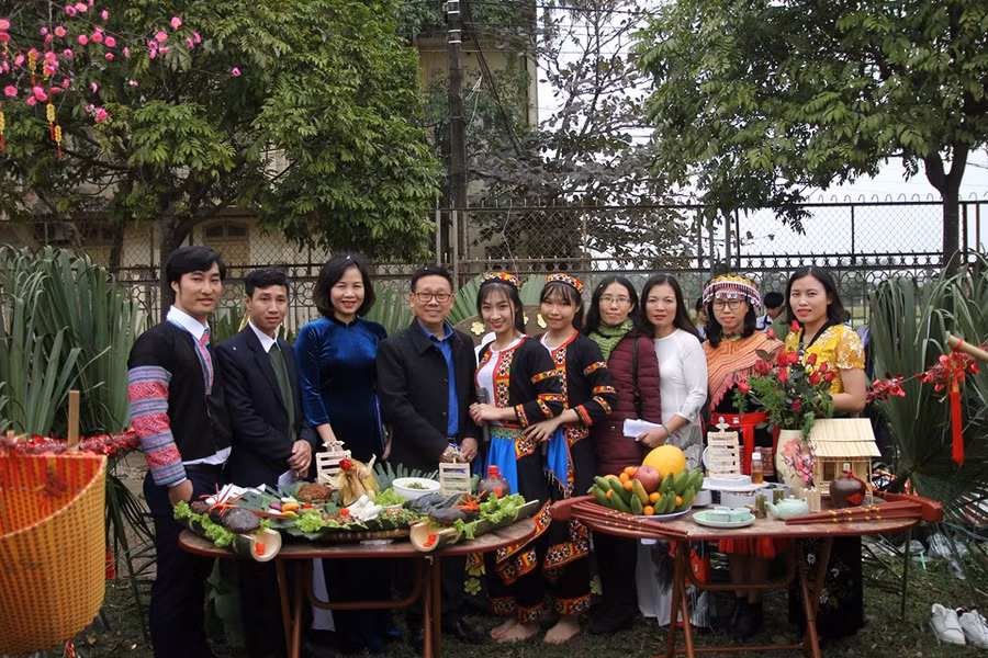 LHS Lào, LHS Campuchia được trải nghiệm Tết truyền thống Việt Nam. LHS Lào, LHS Campuchia được trải nghiệm Tết truyền thống Việt Nam.