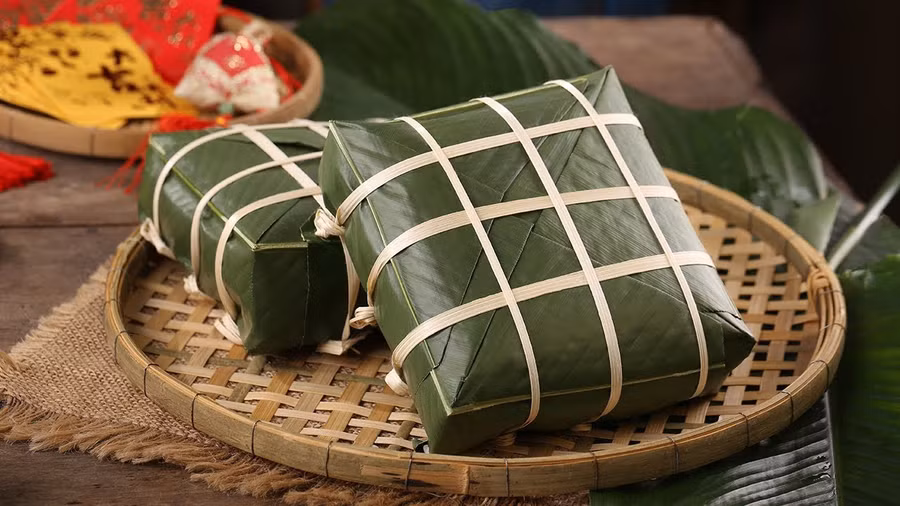 Bánh chưng góp phần làm cho hương vị Tết dân tộc thêm đậm đà.