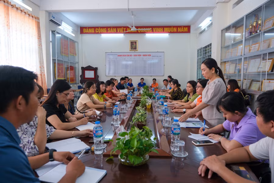 Trường TH Ngô Quyền sinh hoạt chuẩn bị đón học sinh tựu trường. Trường TH Ngô Quyền sinh hoạt chuẩn bị đón học sinh tựu trường.