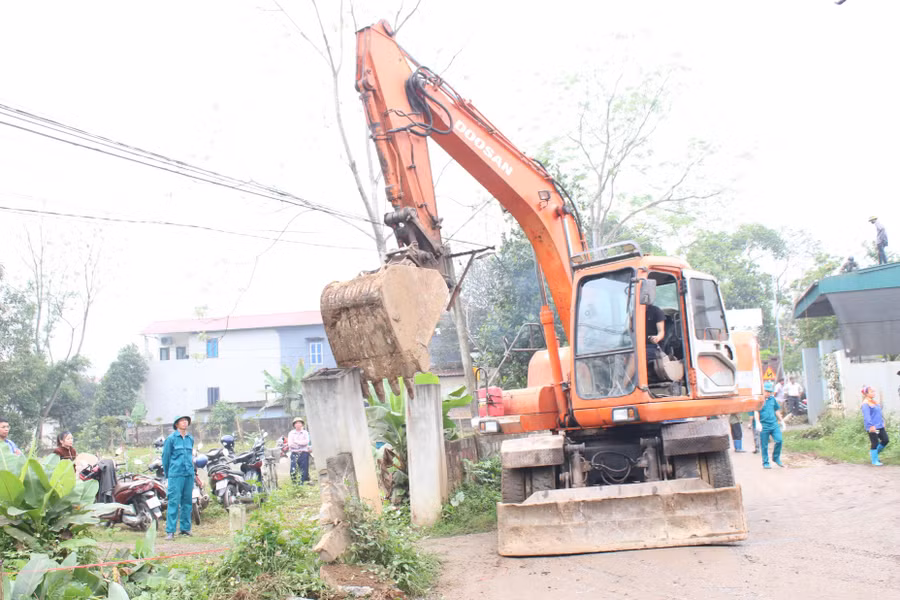 Lan tỏa phong trào hiến đất mở đường xây dựng nông thôn mới.