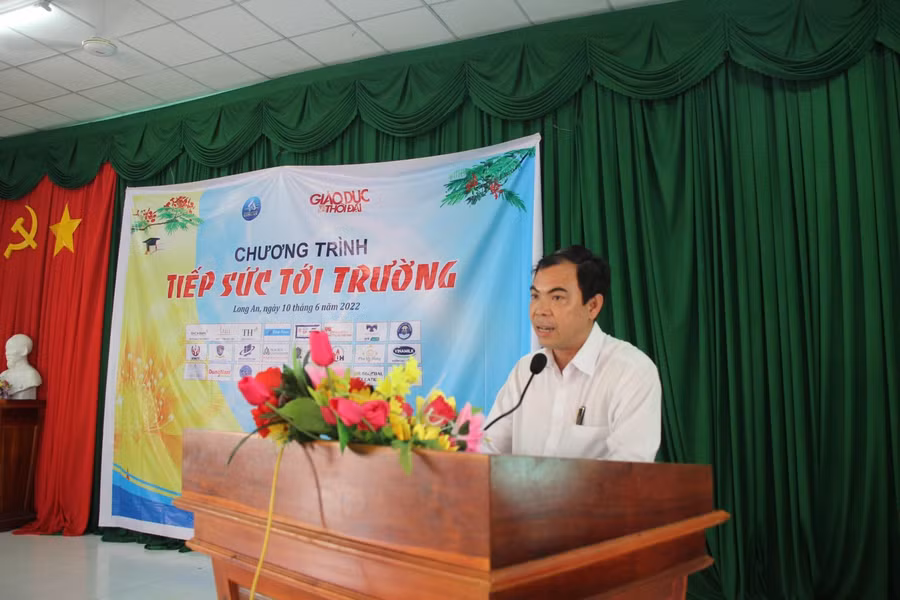 Ông Nguyễn Thanh Sang - Huyện ủy viên, Phó chủ tịch UBND huyện Mộc Hóa phát biểu tại buổi lễ.
