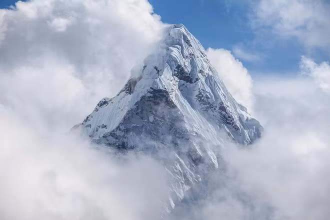 Các nhà khoa học phát hiện bên trong Trái Đất của chúng ta là những rặng núi hùng vĩ hơn cả Everest - Ảnh 2. Các nhà khoa học phát hiện bên trong Trái Đất của chúng ta là những rặng núi hùng vĩ hơn cả Everest - Ảnh 2.