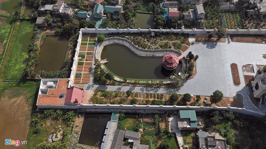 Lâu đài hoành tráng như cổ tích của đại gia Ninh Bình ảnh 6 Lâu đài hoành tráng như trong truyện cổ tích của đại gia Ninh Bình