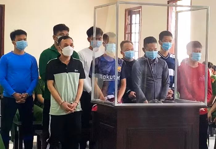 9 bị cáo tại phiên tòa. Ảnh: SGGP