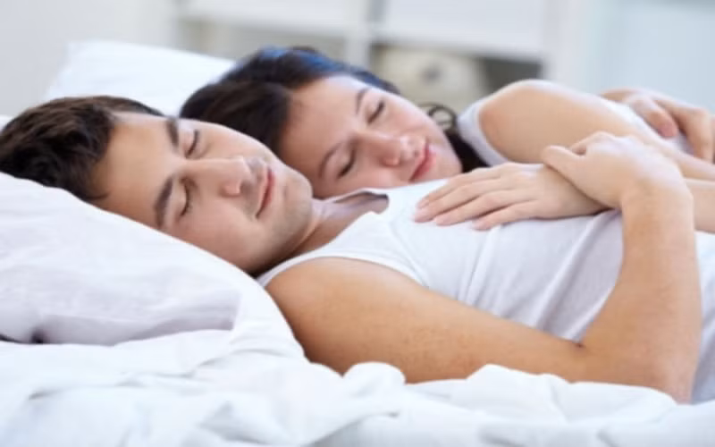 8 thoi quen lam ran nut doi song tinh cam cua cac cap doi hinh 4