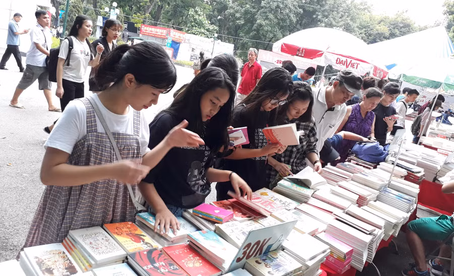 Văn hóa đọc ngày càng xa lạ?